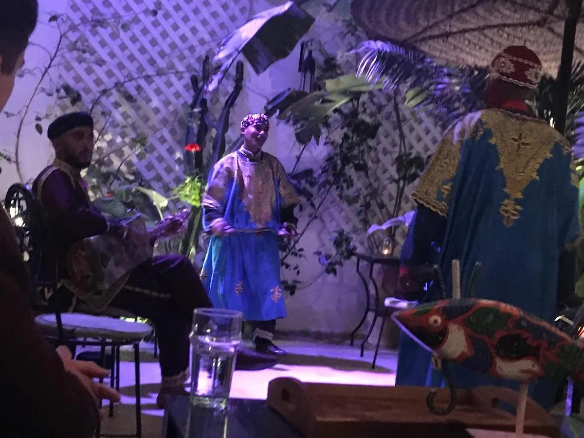 Riad Dar Awil As-Suwajra Pensjonat