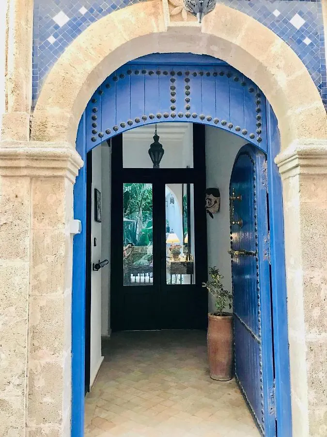 Riad Dar Awil As-Suwajra